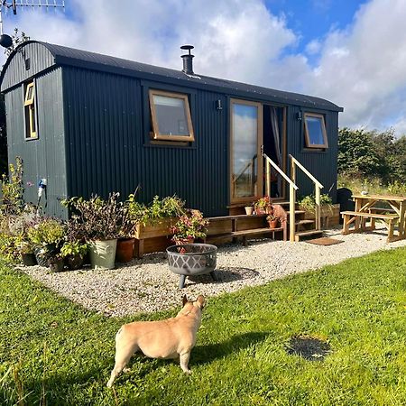 Luxury Shepherd Hut In The Peak District Bakewell Exterior photo